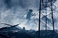 Under söndagen brann det i terrängen på två olika ställen i Sibbo. Bilden är tagen vid en annan brand.