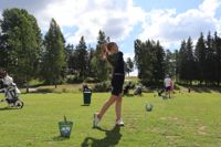 Drivar är Iiris Ahtis styrka på golfbanan.