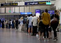 Omkring 200 passagerare var ombord på planet, uppger Finnairs kommunikationsdesk. 