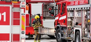 Helsingfors räddningstjänst meddelade om branden på Twitter under natten mot tisdag. Bilden är inte kopplad till händelsen.