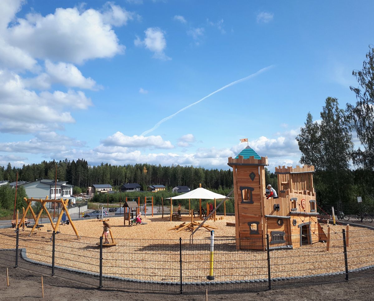 I det rätt så nya bostadsområdet Majberget finns har staden byggt en lekpark.