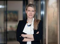 Hufvudstadsbladet ska vara nära läsarna. Det ska vara smidigt att läsa HBL i alla kanaler, både på papper, på sajten och i mobilen, säger Hufvudstadsbladets chefredaktör Erja Yläjärvi.