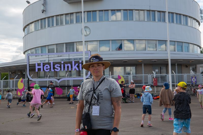Dessa läger är en hjärtesak säger vice lägerchef Sabina Holopainen från Kyrkslätt FBK. Holopainen spenderar två av sina semesterveckor med att organisera lägret.