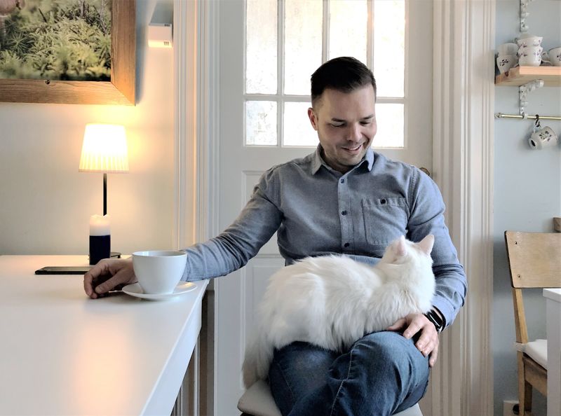Niklas Rosenbergs familj har drivit Villa Maija i Hangö i tio år. Nu renoveras byggnaden.