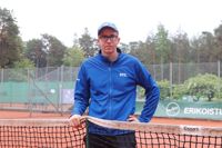 Ville-Heikki Talvenmaa håller i trådarna för tennisveckan.