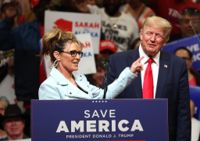 Den tidigare Alaskaguvernören och vicepresidentkandidaten Sarah Palin fick stöd av expresident Donald Trump när hon i helgen kampanjade i sin hemstat för att bli vald till representanthuset.