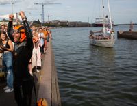 Gustav Kvikant kom i land på måndagskvällen efter att ha simmat från Stockholm till Helsingfors – en simtur på 38 dagar och stundtals i 10 grader. Hela sträckan landade till slut på 430 kilometer.