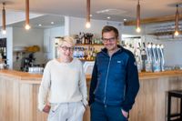 Petra och Mats Rehnström öppnade i år Restaurang Stranden. Nu blir de årets företagare i Hangö