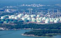 Det råder personalbrist på oljeraffinaderiet i Sköldvik.