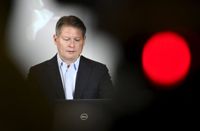 Finnairs vd Topi Manner står inför en styv uppgift: att återuppfinna bolagets strategi efter att det ryska luftrummet har stängts.