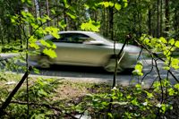 Under färden lyckades bedragarna sänka värdet på bilen från 23 800 euro till 8 422,65 euro. Sedan övergav de den. Fordonet på bilden har inget med händelsen att göra.