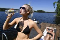 De som gillar värmebölja kan glädjas i helgen. Lördagen blir svettig och solig. På söndag drar ett varmt regn över landet. Meteorologerna ser ingen ände på sommarvädret.
