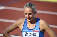 Eveliina Määttänen gjorde sin mästerskapsdebut i VM i Eugene. Nu försöker hon utmana Sara Kuivisto på 800 meter i Kalevaspelen trots ett utmanande tävlingsprogram. 