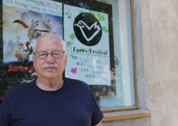 Börje Mattsson från föreningen Etnokult bjuder in till den 25:e Faces-festivalen den 29–31 juli i Karis.