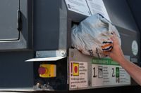 Det är många som vill sortera plastförpackningar och föra in dem för återvinning.