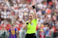 I fjol fick Lina Lehtovaara döma en Champions League-final, i ett EM och i ett U20-VM. Sommaren 2023 agerar hon huvuddomare i VM i Australien och Nya Zeeland.
