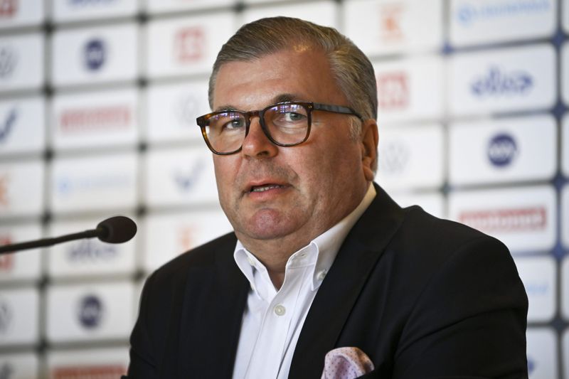 Ari Lahti vill in i Fifas finrum.