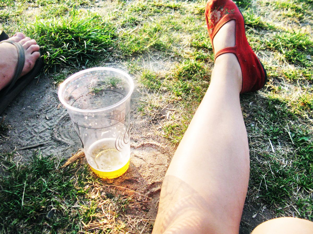 Sommar betyder för många utom sol och ledighet också mer alkohol och andra droger. När hösten kommer kan det bli kö till missbrukarkliniken.