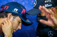 Formel 1 i enad kampanj mot hat och hot. Arkivbild på förarna Sergio Perez och Lewis Hamilton.