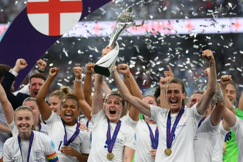 Englands segerfest blev känslosam.