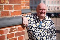 Arto Henriksson är inte längre chefredaktör för Loviisan Sanomat. Det betyder inte att kan kommer att varva ner, åtminstone inte så mycket.