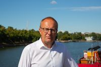 Jarkko Eloranta har precis kommit till jobbet efter semestern, som han tillbringade på stugan i Rimito. Situationen på arbetsmarknaden väntas bli livlig under hösten – inflationen ställer till med nya problem.