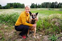 Monica Wilenius och Akka satsar på medalj i nordiska mästerskapen för brukshundar.