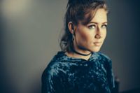 Maja Mannila ger ut sitt album som en självkostnadsplatta.