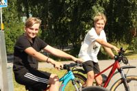 Vännerna och klasskamraterna Devin Ekholm och Tony Toivonen var ivriga men lite nervösa inför högstadiestarten i Virkby.