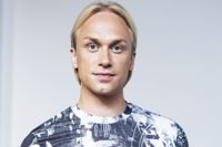 Skådespelaren Christoffer Strandberg har bland annat synts i tv-programmen Putous och Masked singer under de senaste åren. 2019 vann han danstävlingen Tanssii tähtien kanssa med Jutta Helenius.