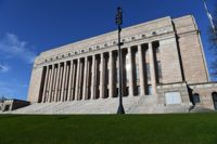 Sedan tisdagseftermiddagen ligger riksdagens webbsidor nere eller är långsamma på grund av en överbelastningsattack.