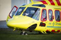 Mannen försökte först räddas med en ambulanshelikopter men på grund av de krävande förhållandena måste en särskild räddningsgrupp sättas in. Arkivbild.