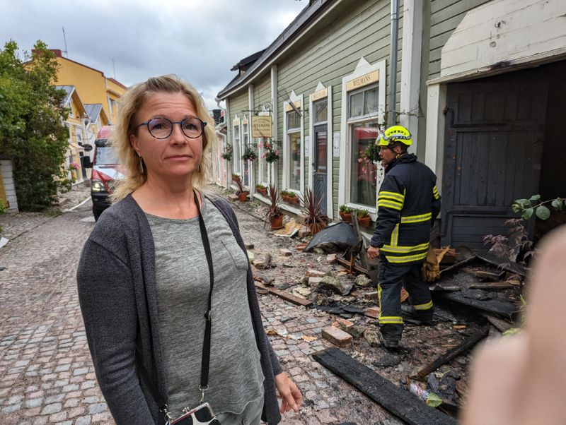 – Gamla stan är fortfarande en svår miljö att skydda och släcka bränder i. Här var väldigt många brandbilar och arbetet pågick länge, säger Susanna Metso.