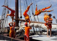 Cirkusgruppen Acting for climate kombinerar performancekonst med klimataktivism.