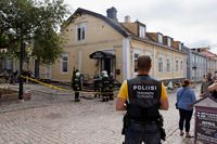 Eldsvådan i huset på Gabriel Hagerts gränd förstörde både Anis´s café och Meat district i augusti. Nu misstänks en knapp handfull personer för brott.