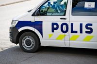 En person har skadats i en explosion i en höghuslägenhet i Myrbacka, uppger polisen.