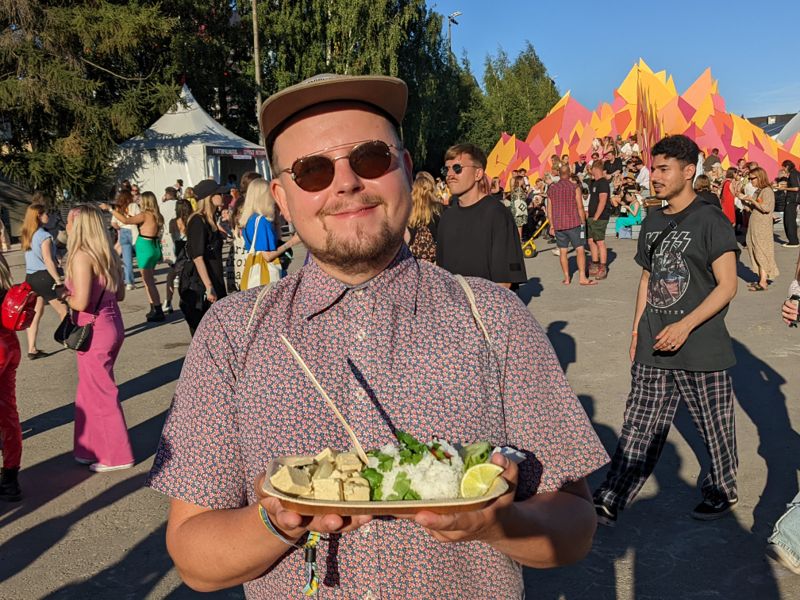Eeropekka tycker att nivån på priserna för mat och dryck på Flow är på en lämplig nivå.