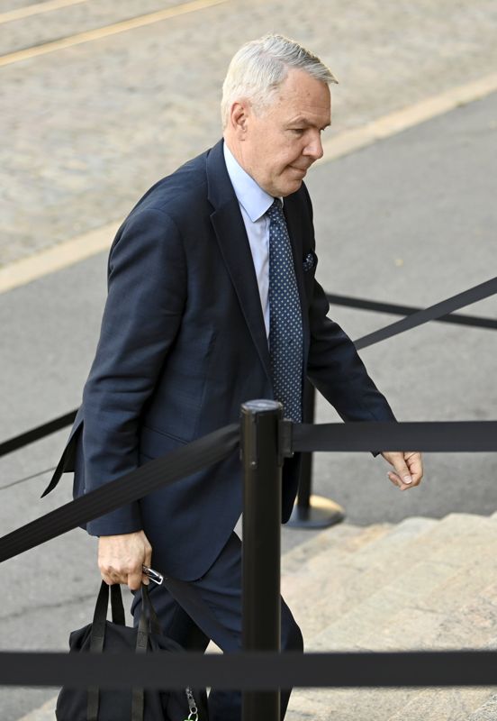 Utrikesminister Pekka Haavisto tillkännagav på tisdagen att regeringen begränsar inresor för ryska turister.