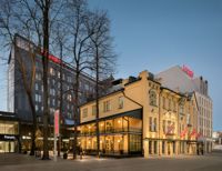 Det anrika hotellet Hamburger Börs i Åbo genomgick en omfattande förnyelse 2019. Det gamla jugendhuset står kvar, men grannhuset från 1970-talet revs och ersattes med ett nybygge.