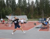 Teo Takala var inte helt nöjd med ett 75 meters kast. Kastet resulterade oavsett i ett ohotat guld.