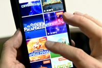 Hälften av de pengar som finländare lägger på onlinespel går till aktörer utanför Veikkaus monopol och därmed utanför statlig kontroll och beskattning.