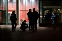 På söndagsmorgonen hade polisen fått in tolv polisanmälningar som utreds som skadegörelse.