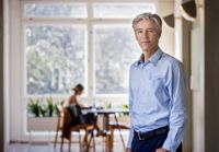 Hankens nya rektor Ingmar Björkman ser fram emot att så ofta det bara är möjligt äta i högskolans matsal och vara närvarande i studenternas vardag.
