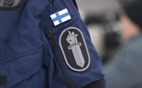 Helsingforspolisen gör en första utredning för att se om det finns skäl att misstänka brott i fallet där en person uppges ha fått ett nålstick på en nattklubb.