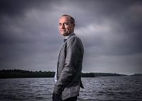 Fritjof Sahlström återvänder till Helsingfors universitet från Åbo Akademi i Vasa. För sex år sedan gjorde han en omvänd resa.