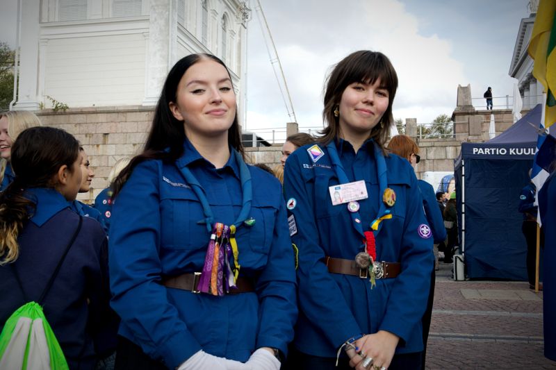 Heta Niemelä och Vilma Falck har båda föräldrar som varit aktiva inom scoutverksamheten.