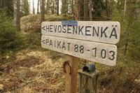 Föreningen Bjursin vaunuilijat hyr Bjurs friluftsområde i Barösund i Ingå av Vanda stad. Området finns nu på en lista över fastigheter som Vanda kan komma att sälja.
