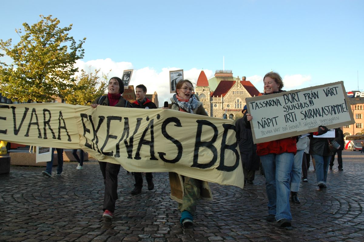 År 2009 demonstrerades det förgäves i Helsingfors för Ekenäs bb. Nu kan det vara dags att rycka ut för Lojo.