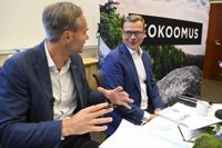 Riksdagsgruppens ordförande Kai Mykkänen och partiordförande Petteri Orpo betonade Samlingspartiets nya linje på sommarmötet i augusti: Välj de bästa oberoende av kön. 