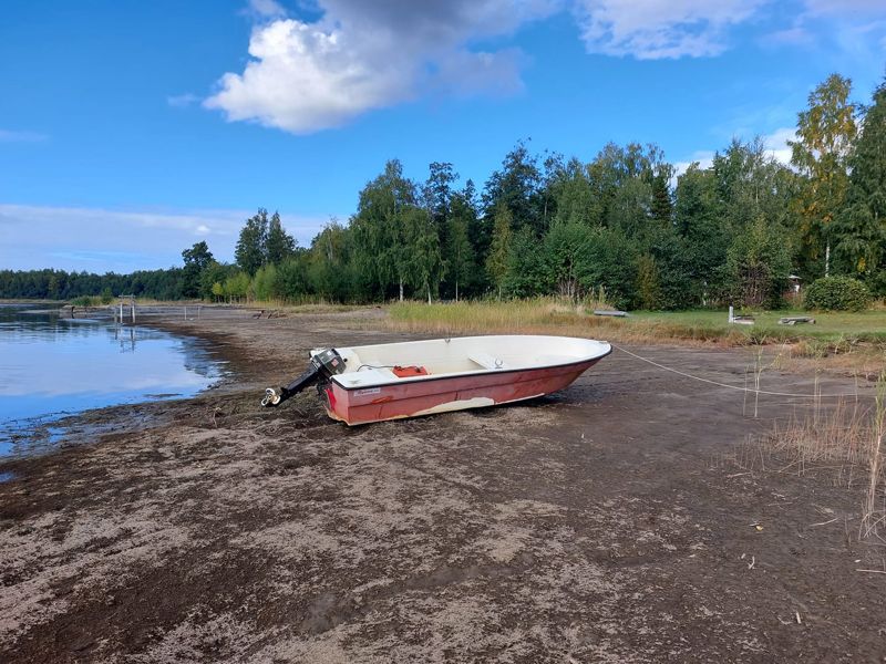Exceptionellt lågt vatten längs kusten – rekord från 1939 slogs på Föglö